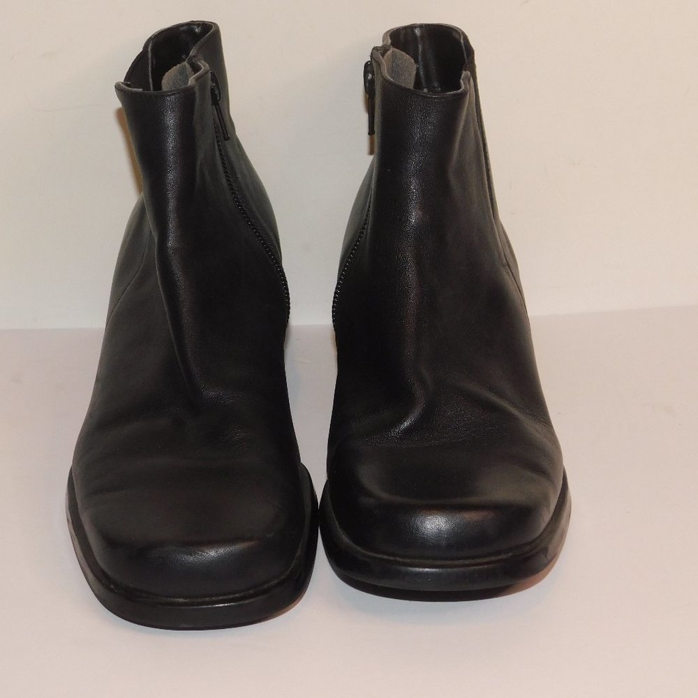 Partners Side Zip Georgous Ankle Boots Size 6M